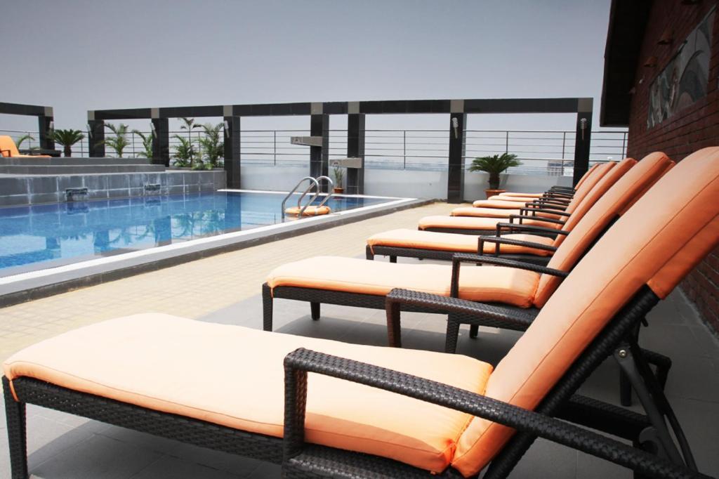 Dhaka Regency Hotel & Resort Bagian luar foto