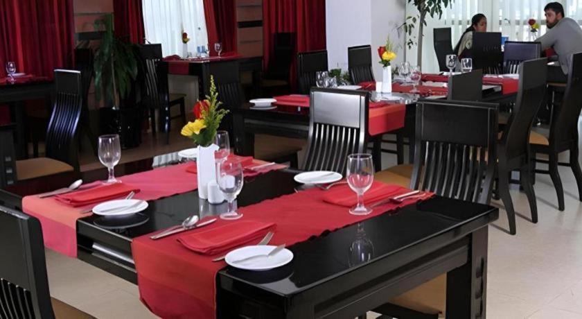 Dhaka Regency Hotel & Resort Bagian luar foto